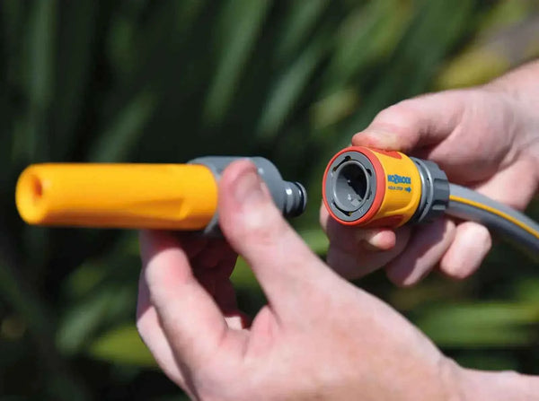Hozelock 2292 Hose Nozzle - Durable and Adjustable Spray for Perfect Watering